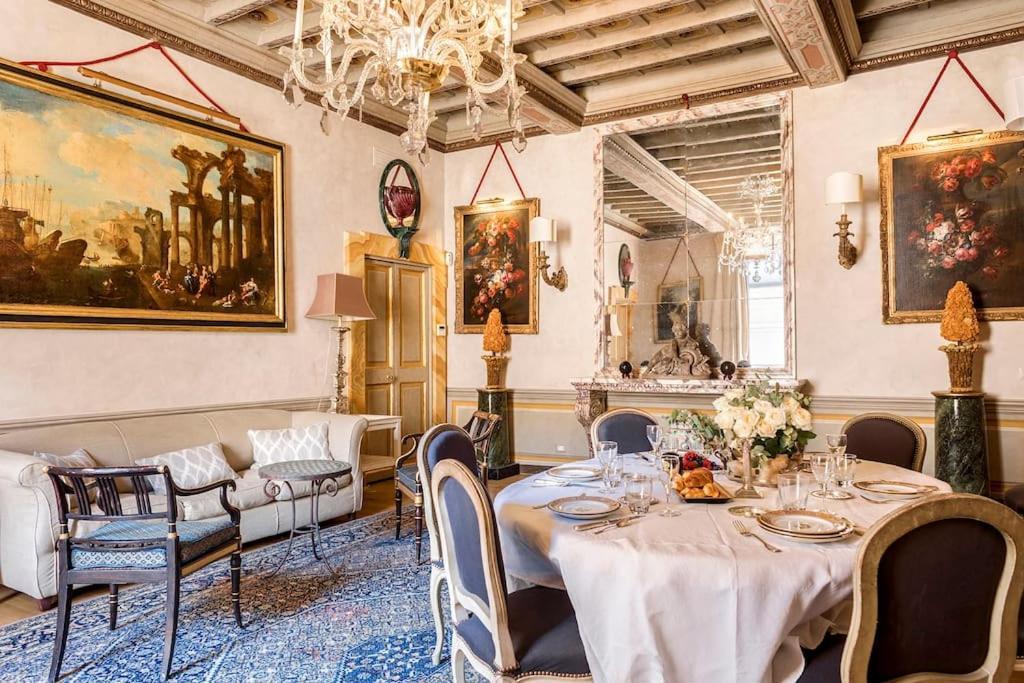 Piazza Navona Historical Palace Appartement